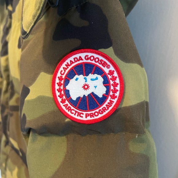 Canada Goose Chelsea Coyote Fur Parka Coat in Classic Camo sz XS/P - Picture 8 of 13